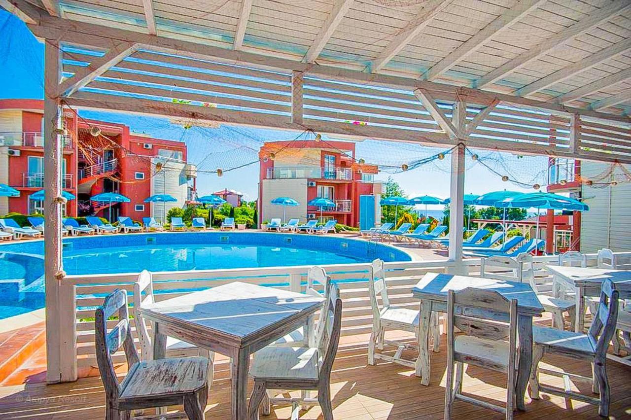 Arapya Resort *